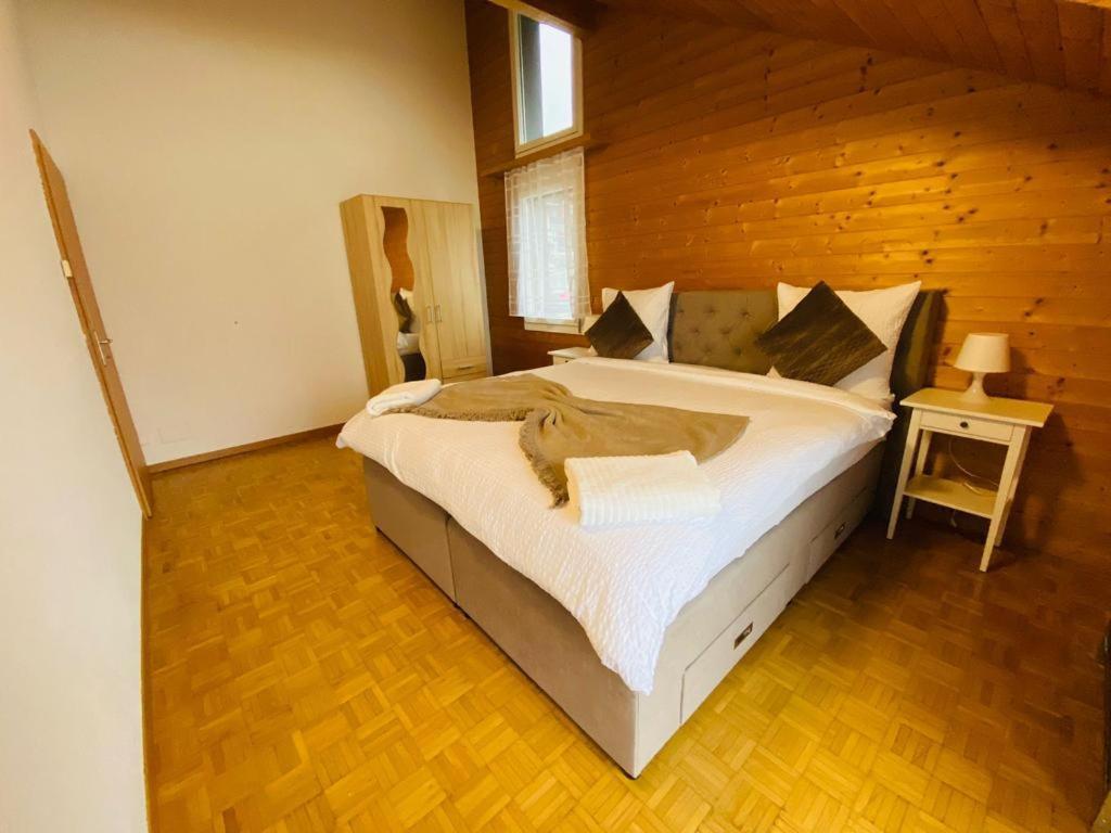 Niederried bei Interlaken Lake View Apartment -14 מראה חיצוני תמונה