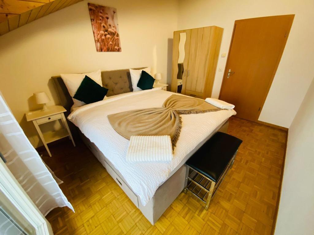 Niederried bei Interlaken Lake View Apartment -14 מראה חיצוני תמונה
